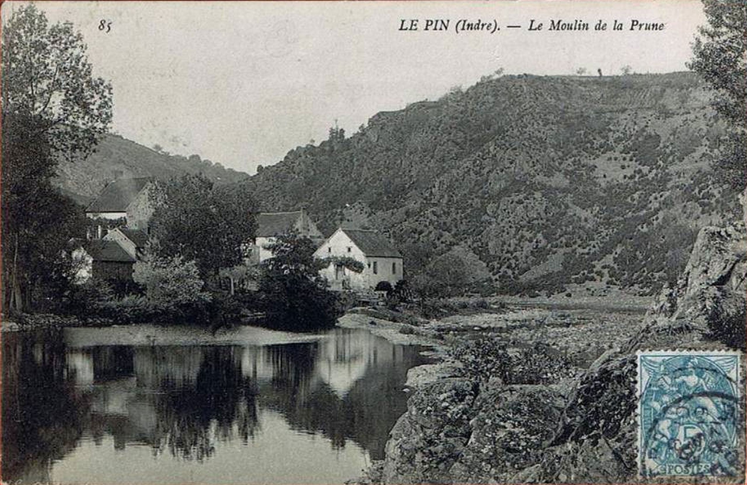 Le Pin, dans l'Allier, où naquit en 1900 Eugénie Landré, la mère de Marcelle Pichon.<br><br>